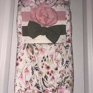 Charming Pink and Green Floral Baby‎ Blanket and Headband Set